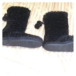 Black slipper boots